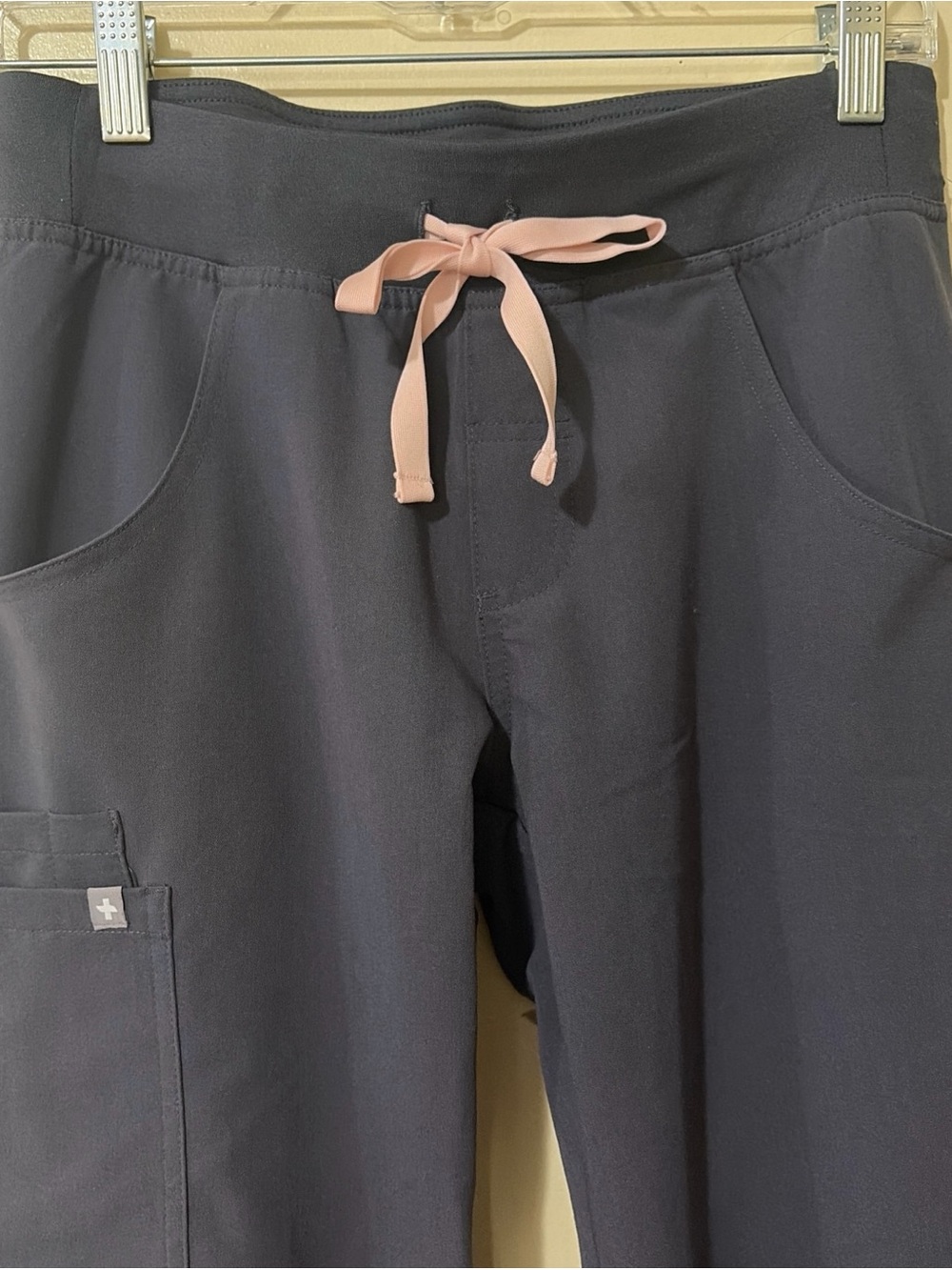 Figs Kade straight leg cargo scrub pants gray with Pink Drawstring - Picture 2 of 9